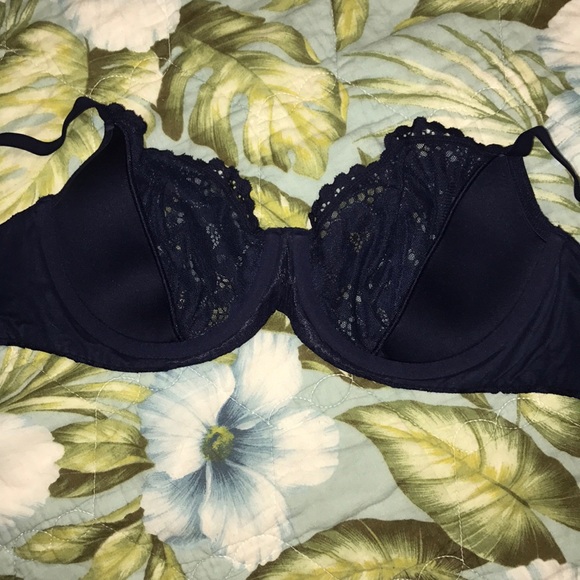 VS Bra - Picture 2 of 4