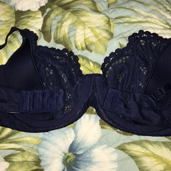 VS Bra - Picture 3 of 4