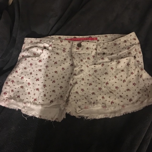 Shorts - Picture 1 of 2