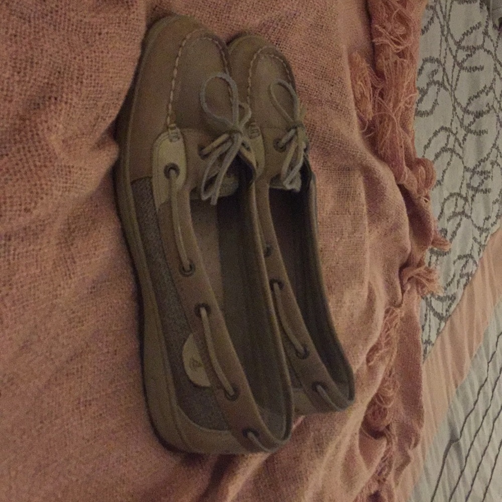 Cute Sperry  boot shoes, size 10. Great condition.