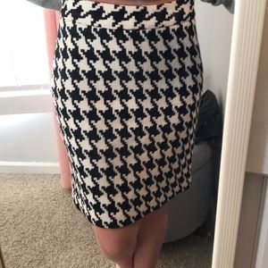 Black & Cream Patterned Pencil Skirt