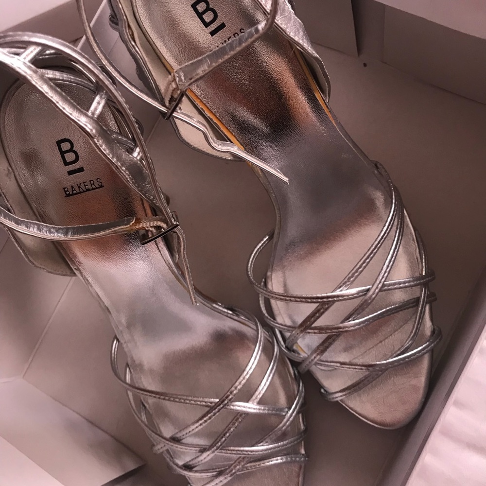 Woman’s Silver Fashion Heels