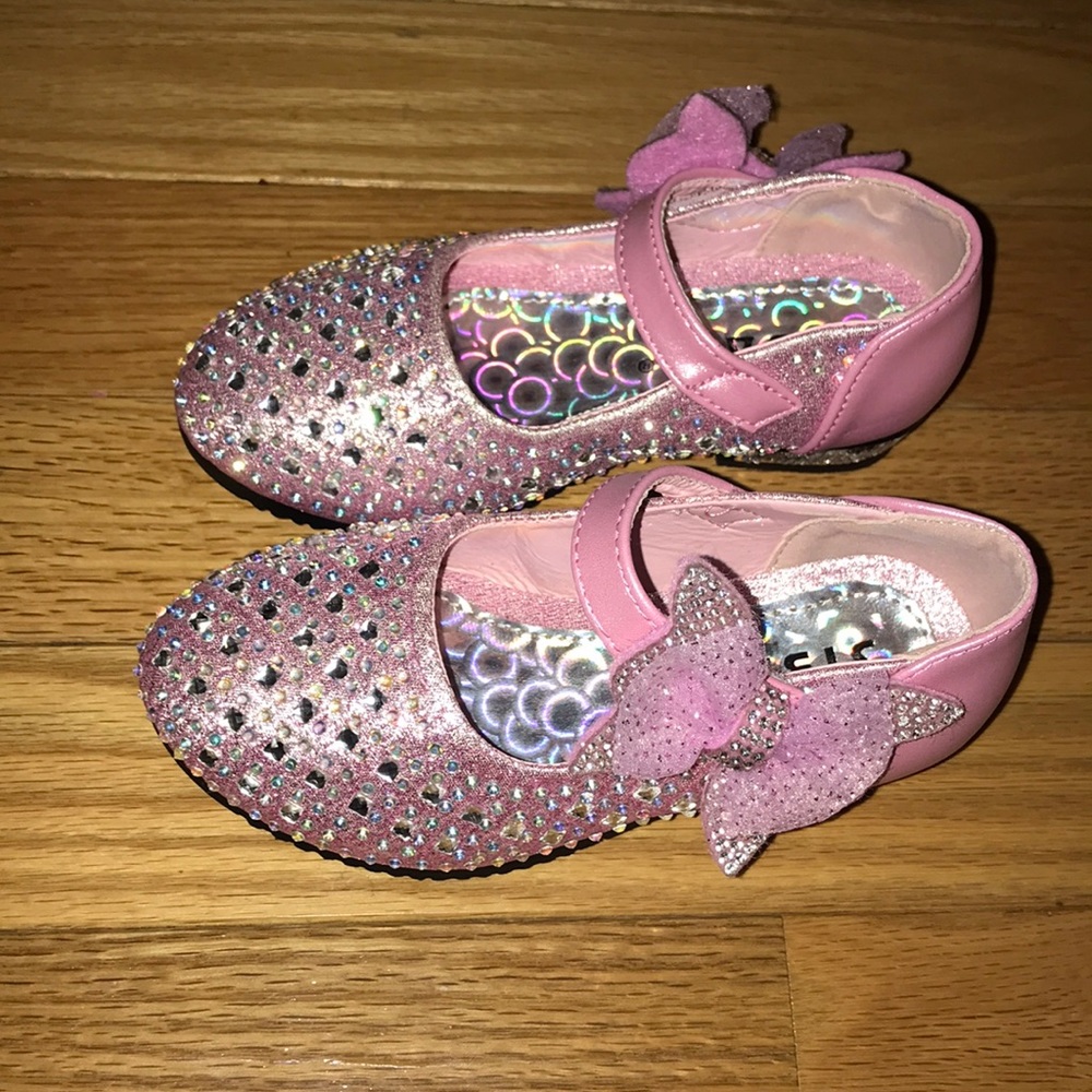 NWOT beautiful bling shoes 😍🌺