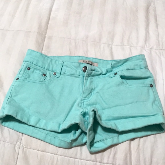 Sea foam green shorts - Picture 1 of 3