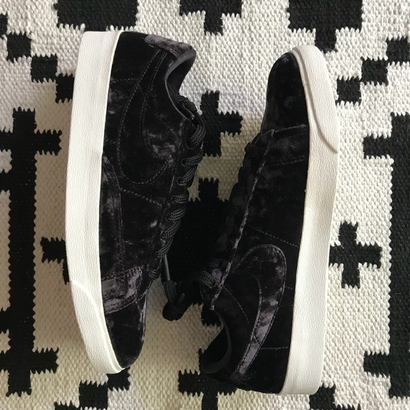 Nike Black Velvet Lo Blazer LX Sneakers - Picture 4 of 8