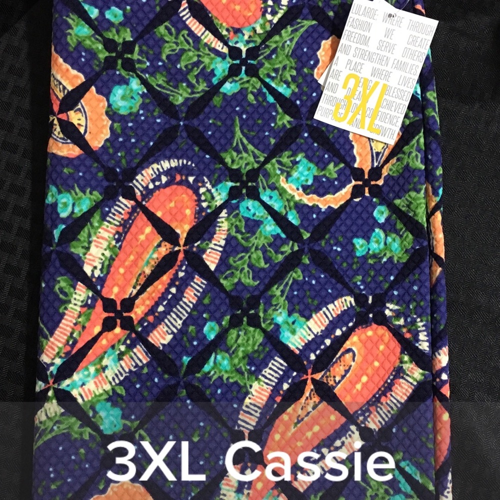 LuLaRoe 3XL Paisley Cassie 💕 - Picture 1 of 1