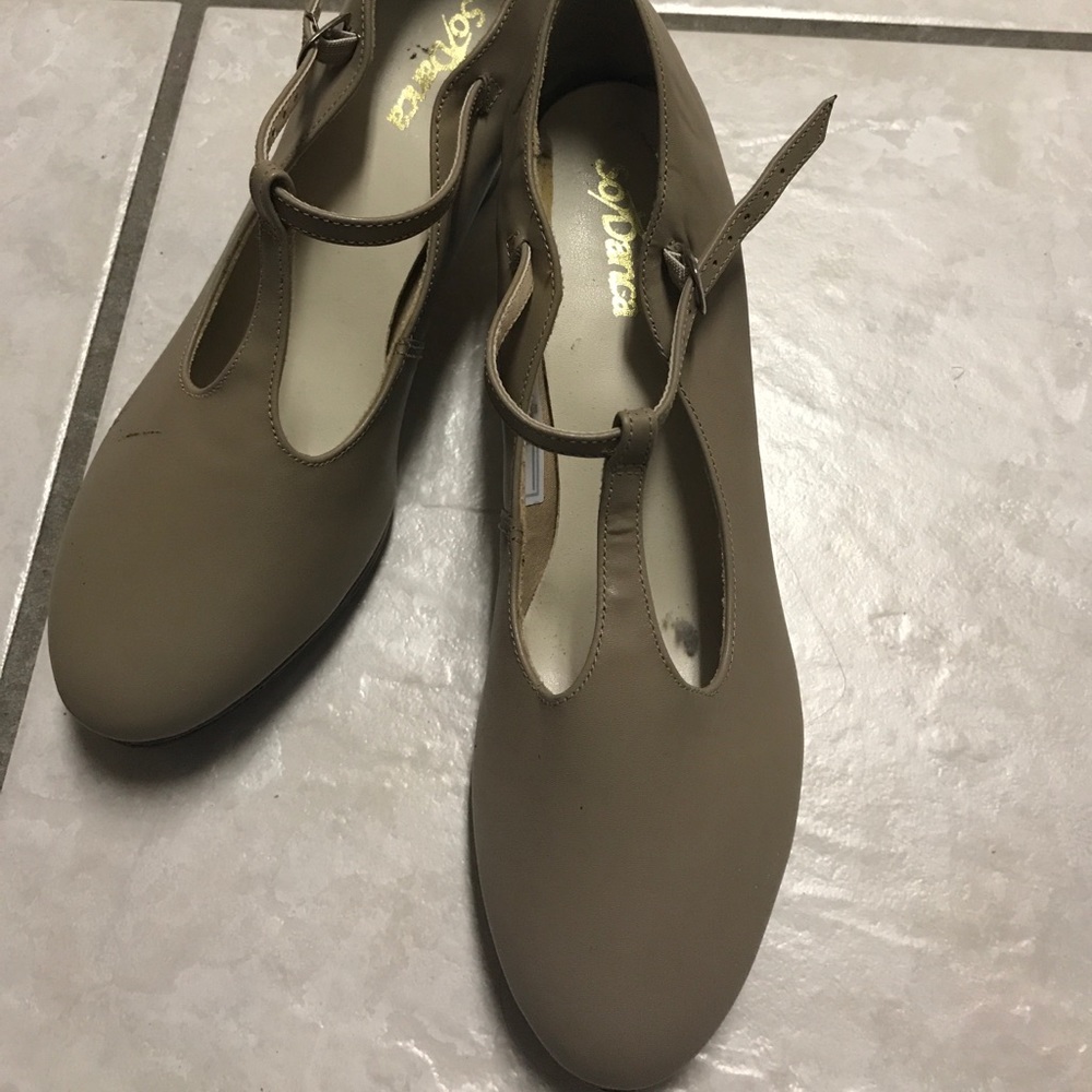 Dance shoes