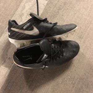 Nike Soccer Cleats Tiempo Legend