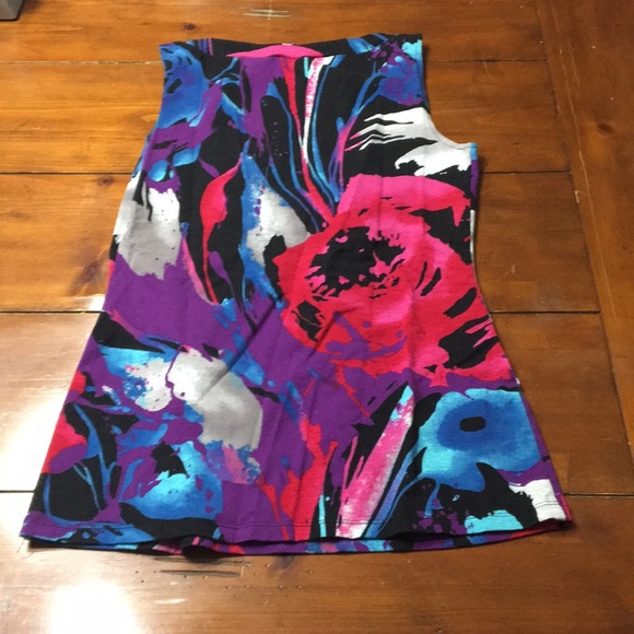 Express Top ❤️💙💜 - Picture 3 of 3