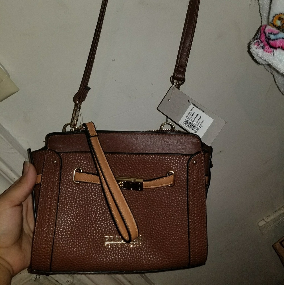 BRAND NEW KENNETH COLE REACTION CROSSBODY