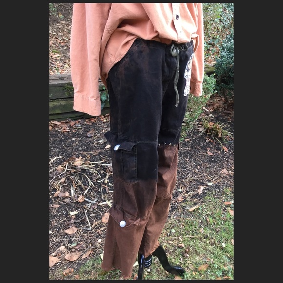 Altered Skull Cargo Pants - Picture 4 of 6