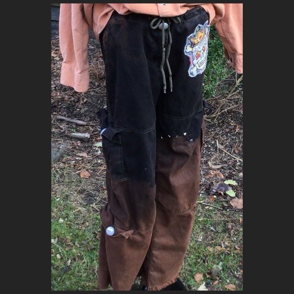 Altered Skull Cargo Pants - Picture 3 of 6