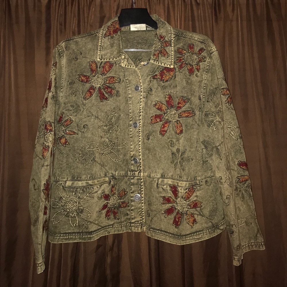Chicos design jeans jacket super nice and detail