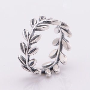 Laurel Wreath Pandora Ring
