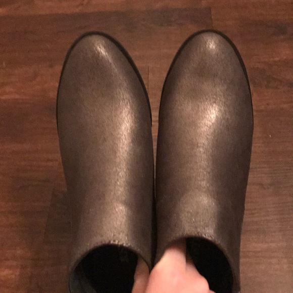 NWT metallic booties - Picture 3 of 4