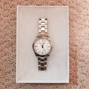 ⭐️ Brand New w/o tags Women's Stuhrling Watch⌚️