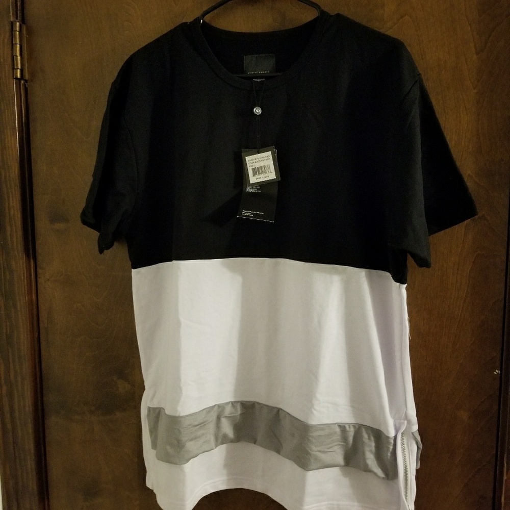 NWT! COLOR BLOCK SIDE ZIPPER TEE.