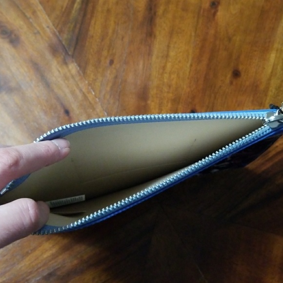 BANANA REPUBLIC   FLORAL ZIP POUCH CLUTCH HANDBAG - Picture 3 of 3