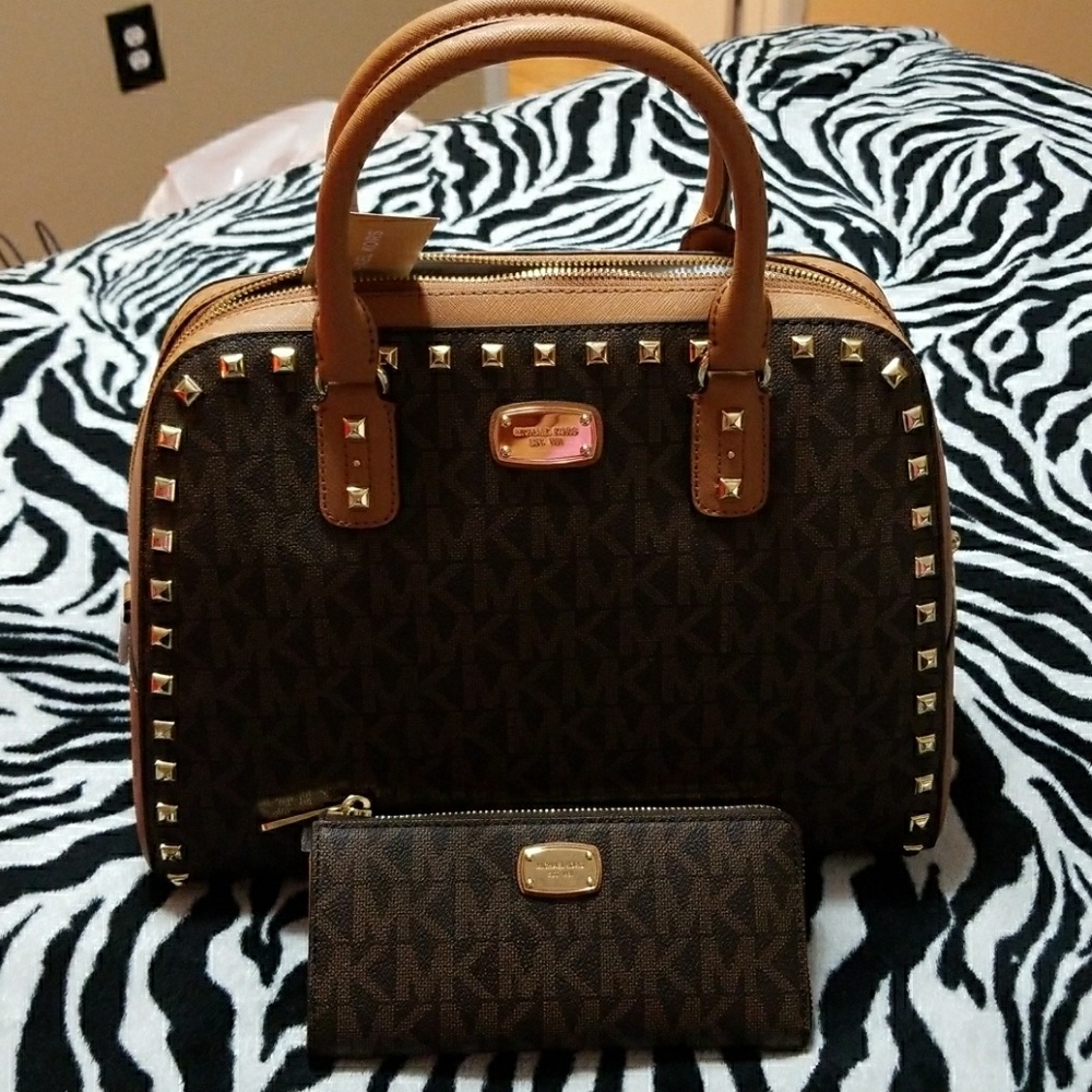 Authentic Sandrine Stud, Michael Kors New with tag