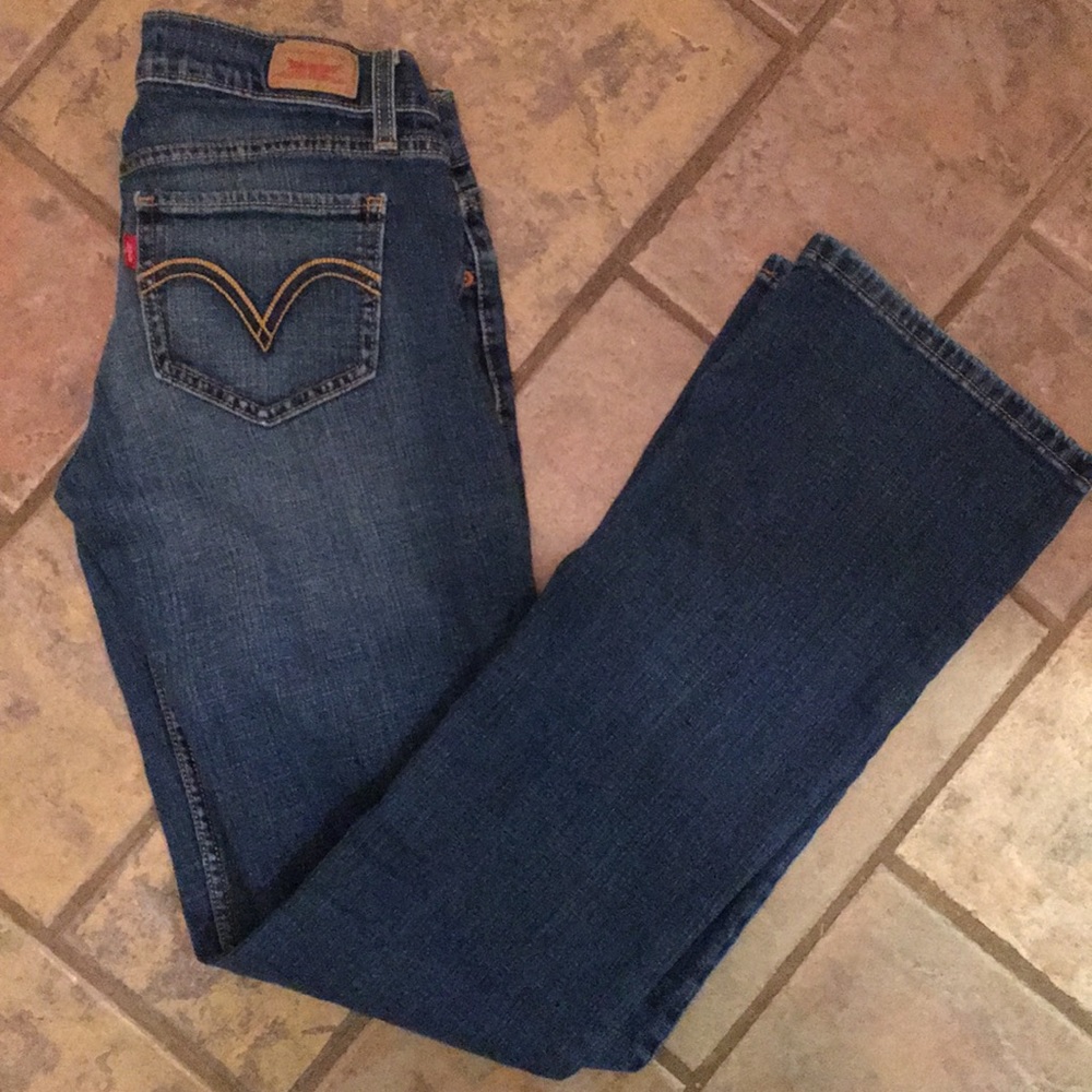 Women's Levi's 524 size 3 long.