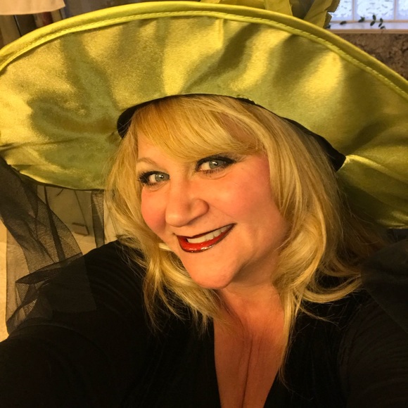 Meet your Posher, Michelle - Picture 2 of 4