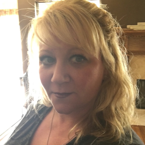 Meet your Posher, Michelle - Picture 3 of 4