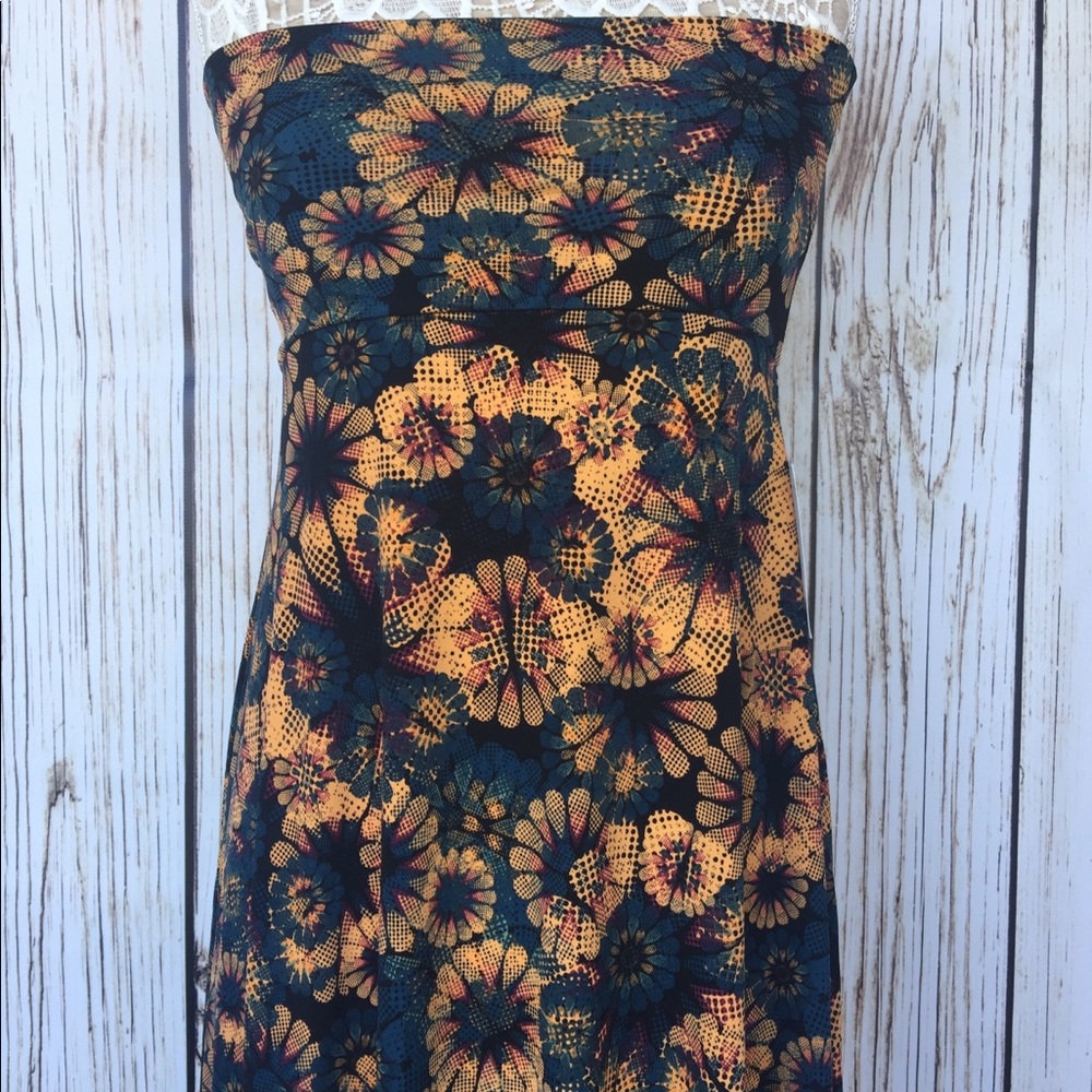 XS Lularoe slinky material maxi, navy background🌼
