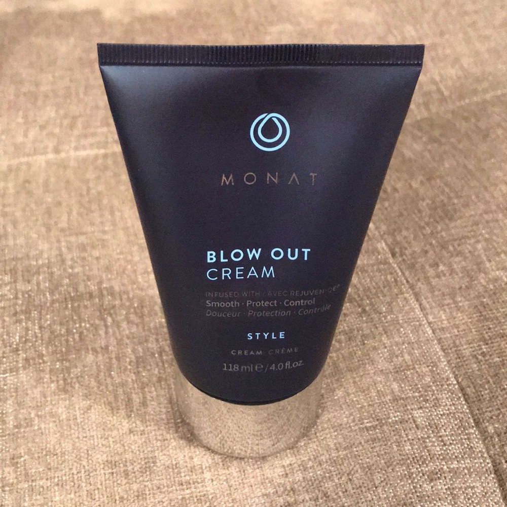 Monat Blow Out Cream