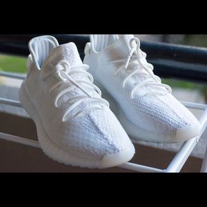 Adidas Yeezys 350v2 Cream Whites Size 10