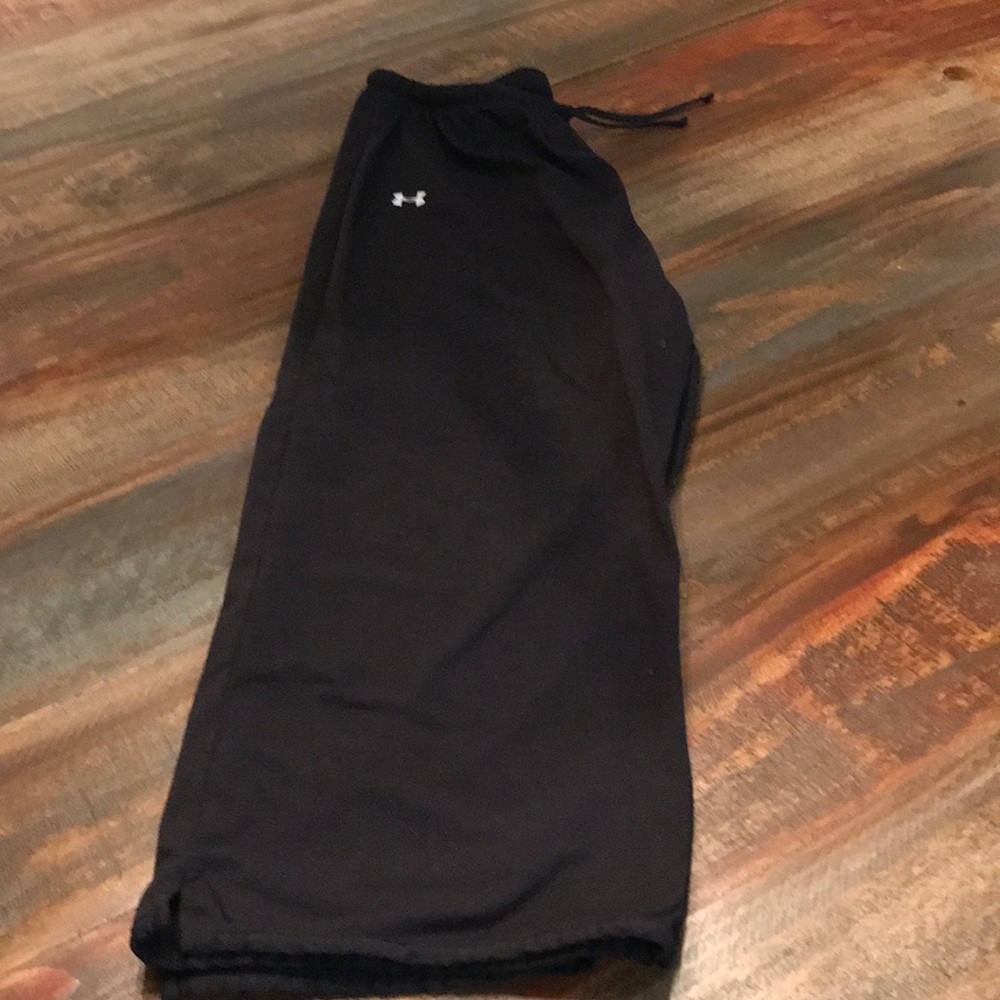 Women’s under Armour black pants. Size M.