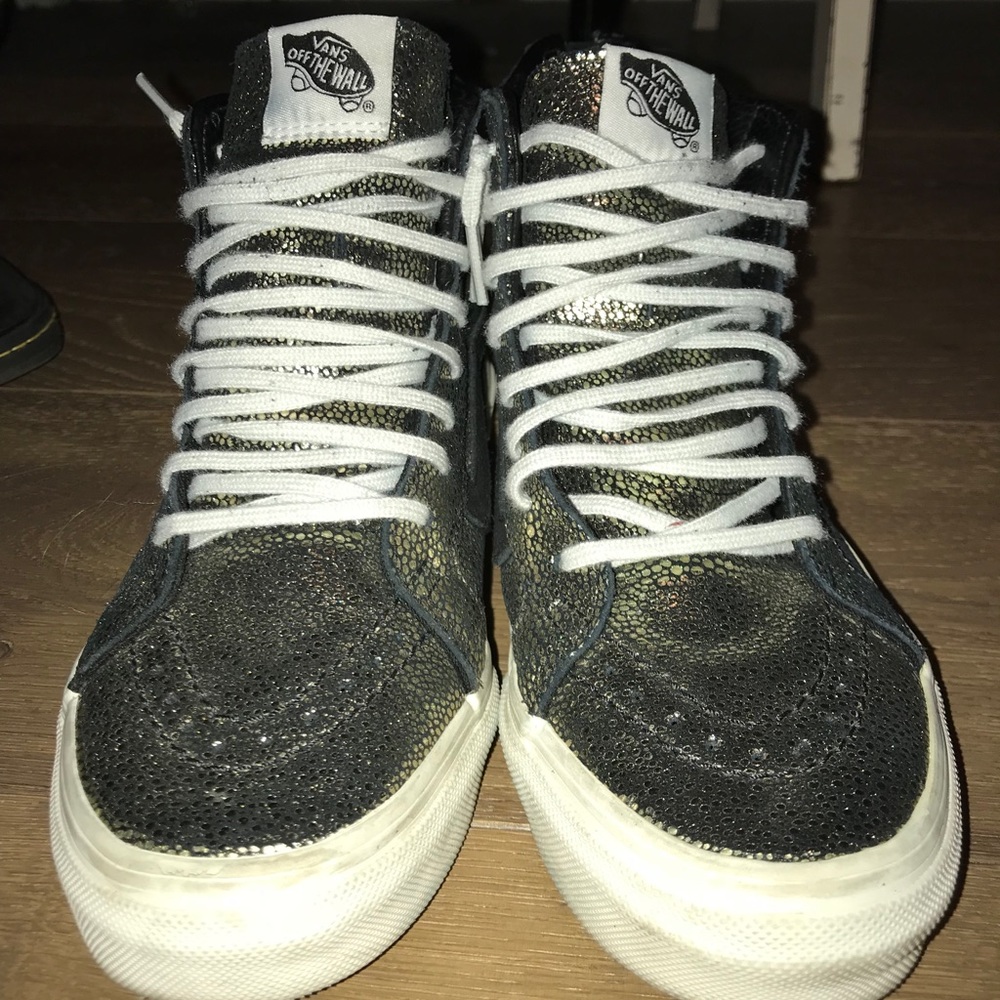 Vans - Picture 2 of 2