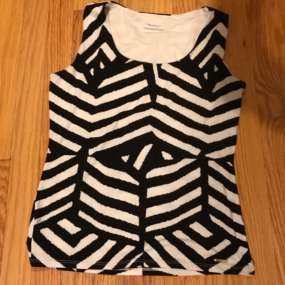 Calvin Klein geometric black & wht sleeveless top
