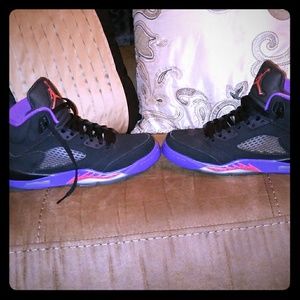 Shoes worn twice, no paint scratch's or scuffs