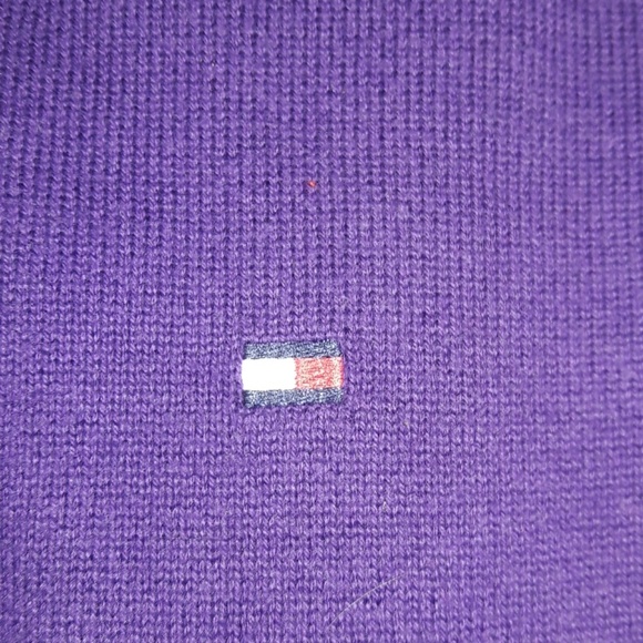 🔥HOST PICK🔥Men's Tommy Hilfiger V-Neck Sweater🔥 - Picture 2 of 4