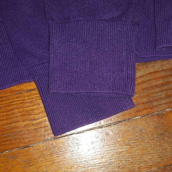 🔥HOST PICK🔥Men's Tommy Hilfiger V-Neck Sweater🔥 - Picture 4 of 4