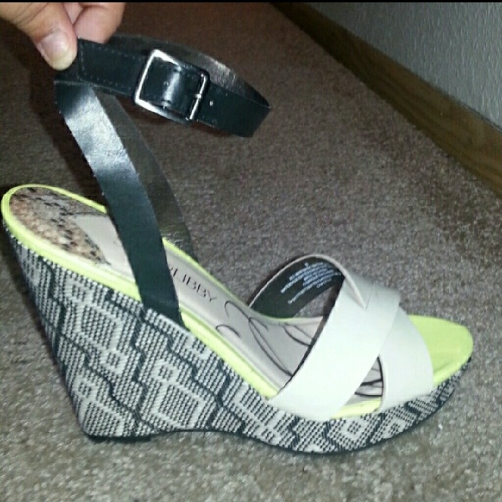 Tribal Wedges