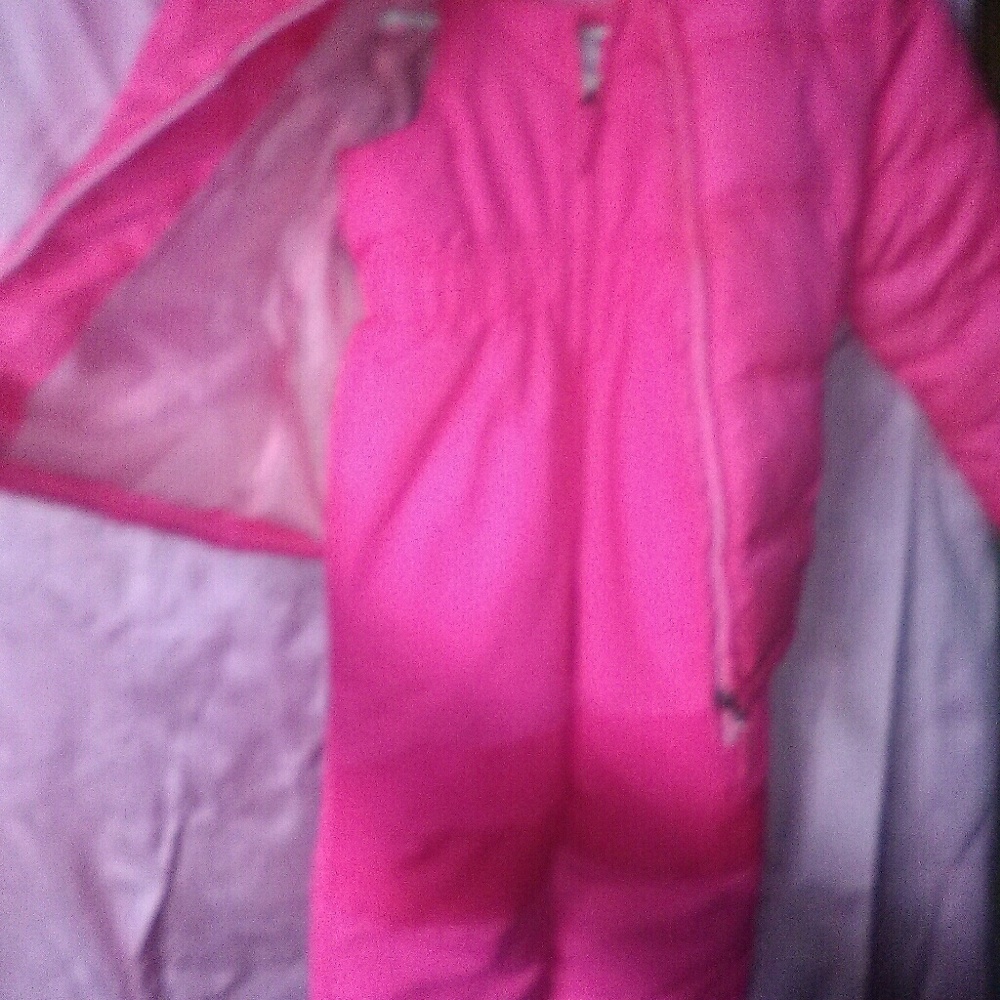 Snow suits - Picture 2 of 3
