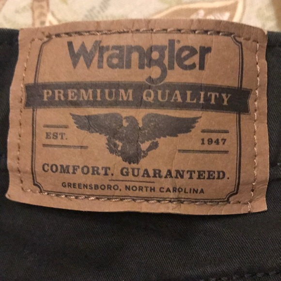 NWOT Wrangler straight fit flex pants - Picture 3 of 4