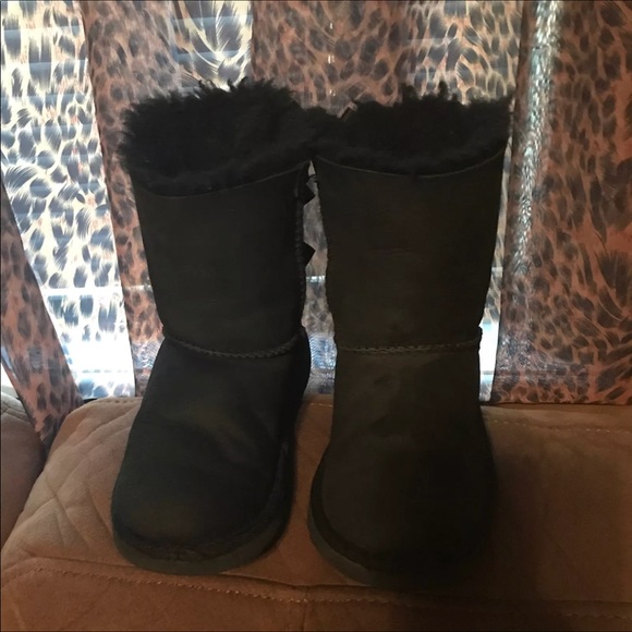 Authentic UGGS: Kids - Picture 2 of 4