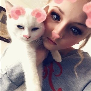 Meet your Posher, Adi