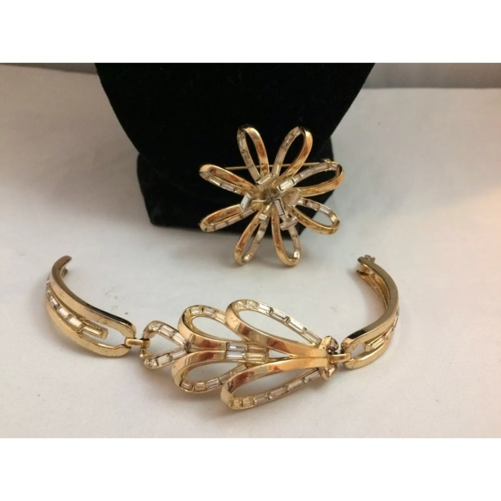 Crown Trifari Pat. Pending A. Phillipe Demi Set