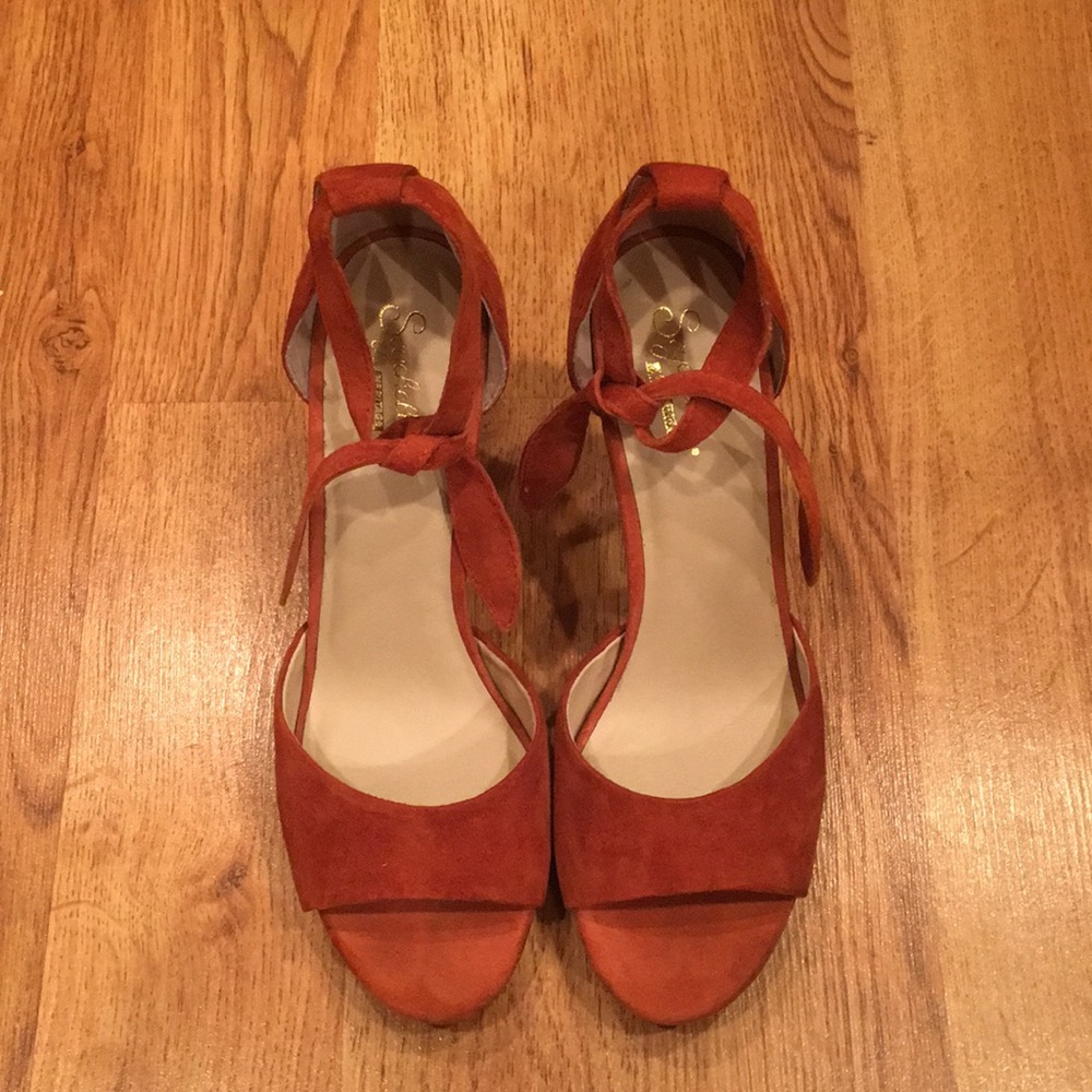 Seychelles rust suede heels