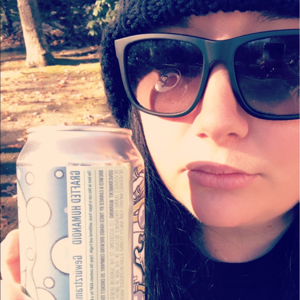 Meet your Posher, Hillary