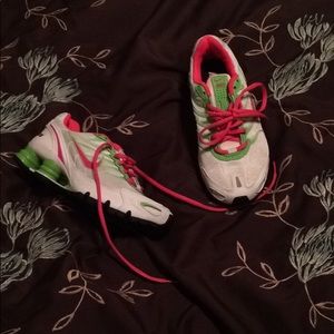 Nikes air shox new never worn size5