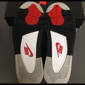 Jordan 4 White Cement VNDS