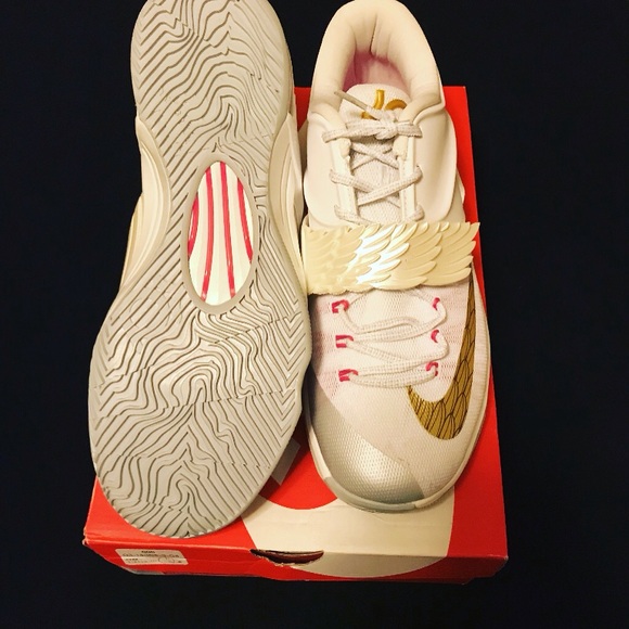 KD 7 Aunt Pearlz and Kyrie 2 USA main image 5