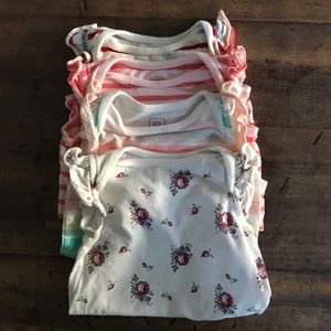 Bundle: 4 Baby Gap Onesies