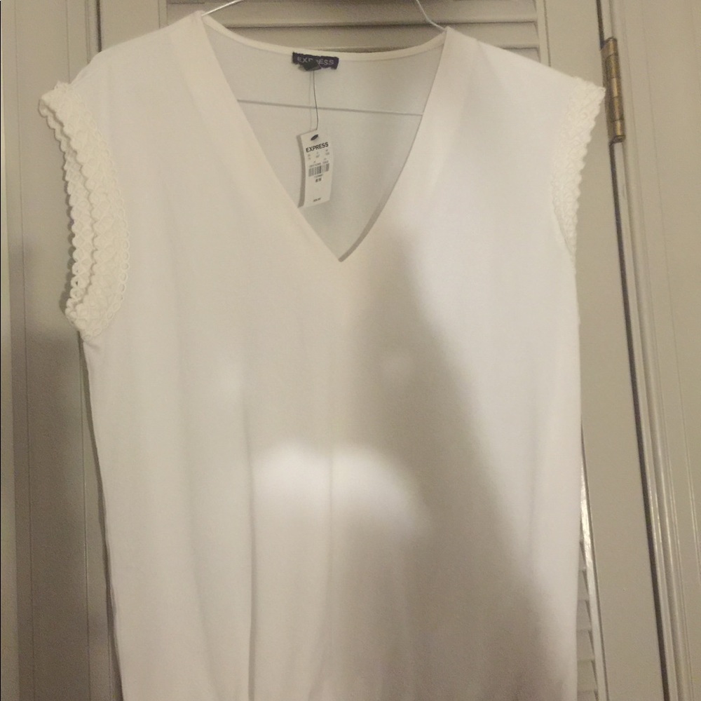 Express Ivory cap sleeve v-neck blouse