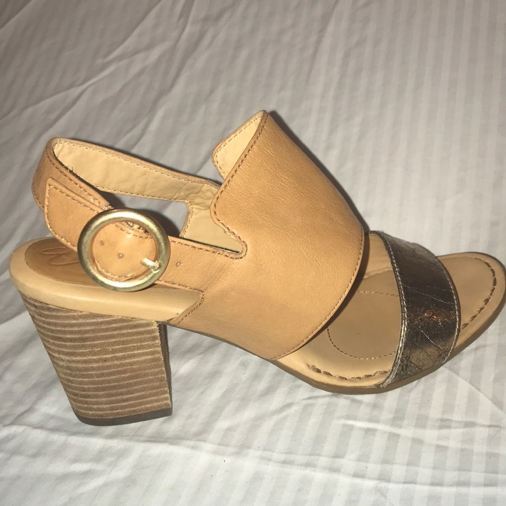 Born women’s size 7M
