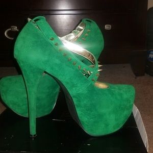 Green platform gently worn